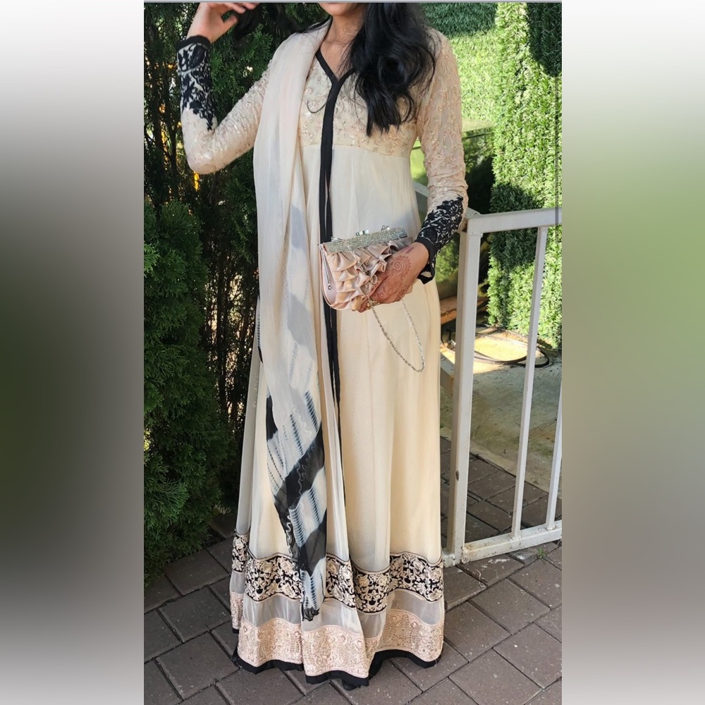 Pakistani Designer Threads & Motifs Gown